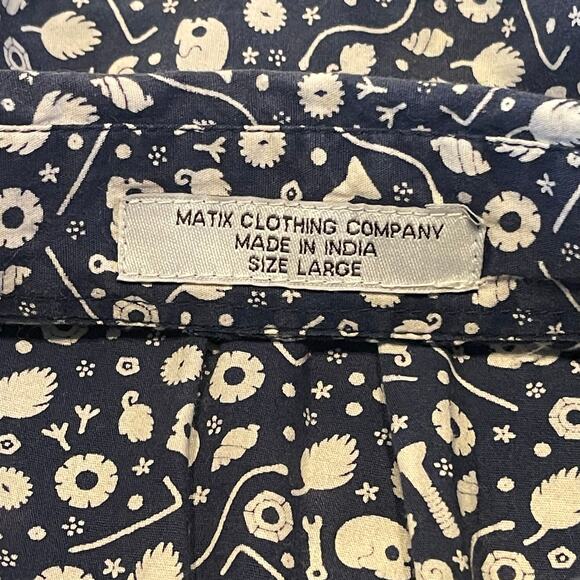 Matix Garage Men's Blue Button-up Short Sleeve Shirt Skulls Tools Size Large - Picture 8 of 10